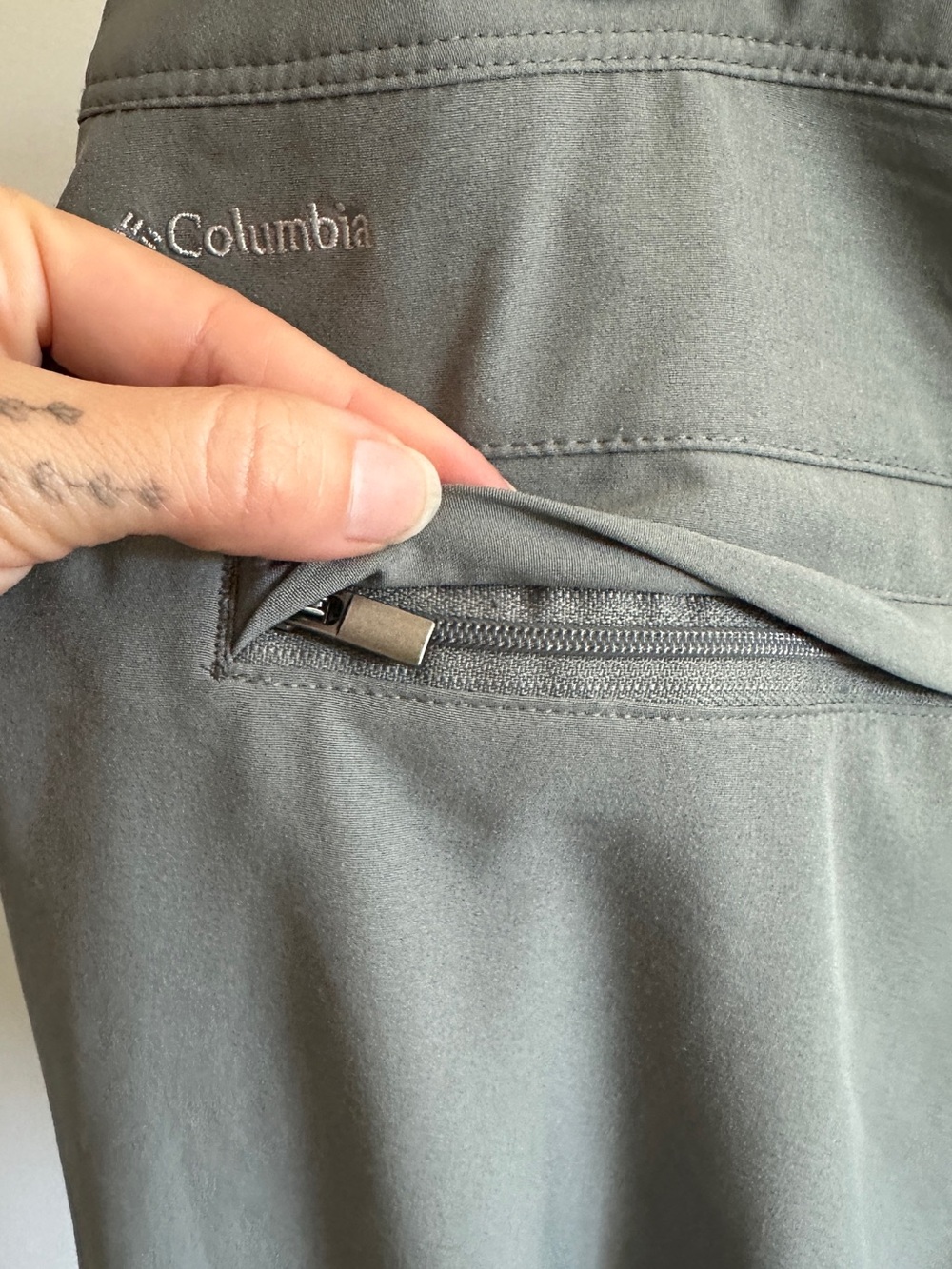 Columbia Omni-Shield Convertible Pants Grey Hiking Sz 10 Stretch - Picture 7 of 14